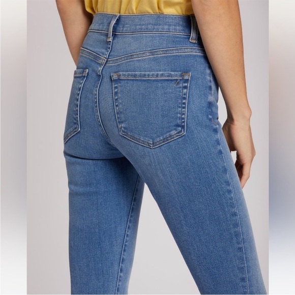 Current Elliott, stiletto jeans denim Soft Size 30
Retail 150.00 - Picture 14 of 16